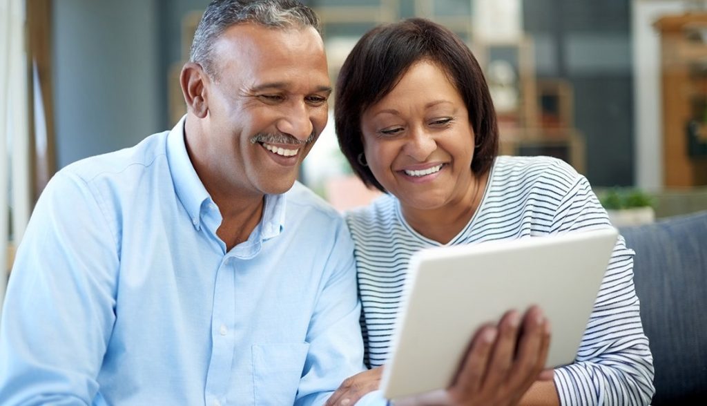 1140 couple ipad facetime.web
