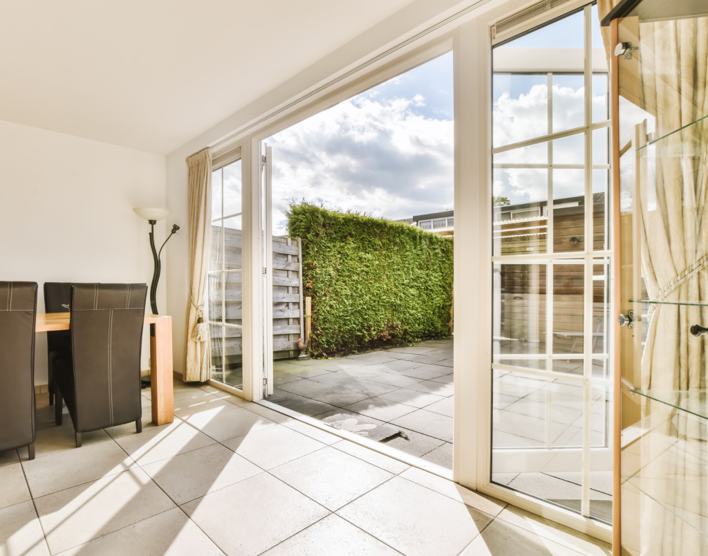 How Folding Patio Doors Enhance Indoor Outdoor Living